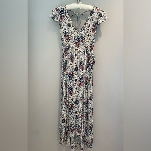 BAND OF GYPSIES high low midi cream floral dress. Size XS. EUC